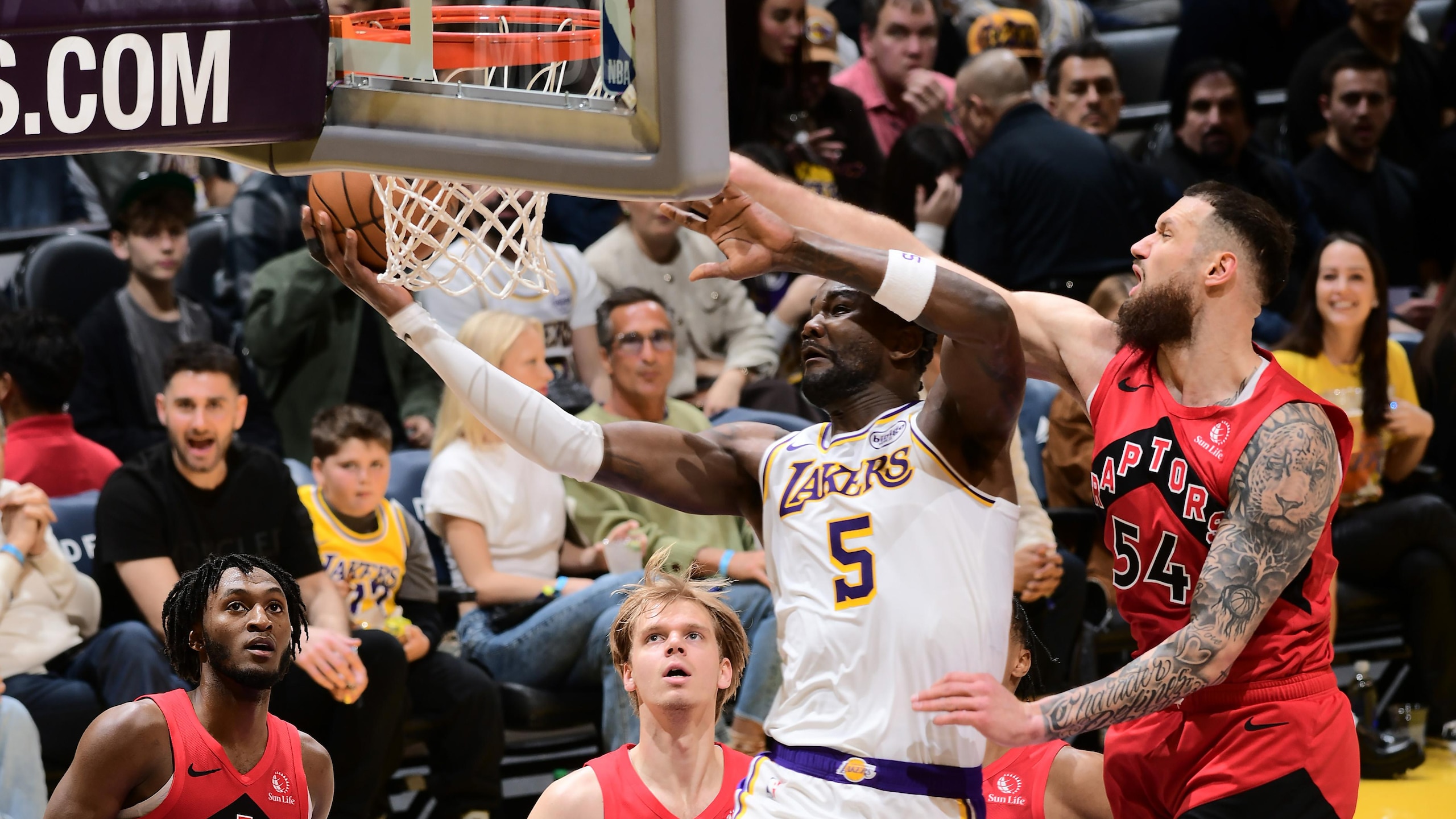 Toronto Raptors v Los Angeles Lakers Toronto Raptors v Los Angeles Lakers