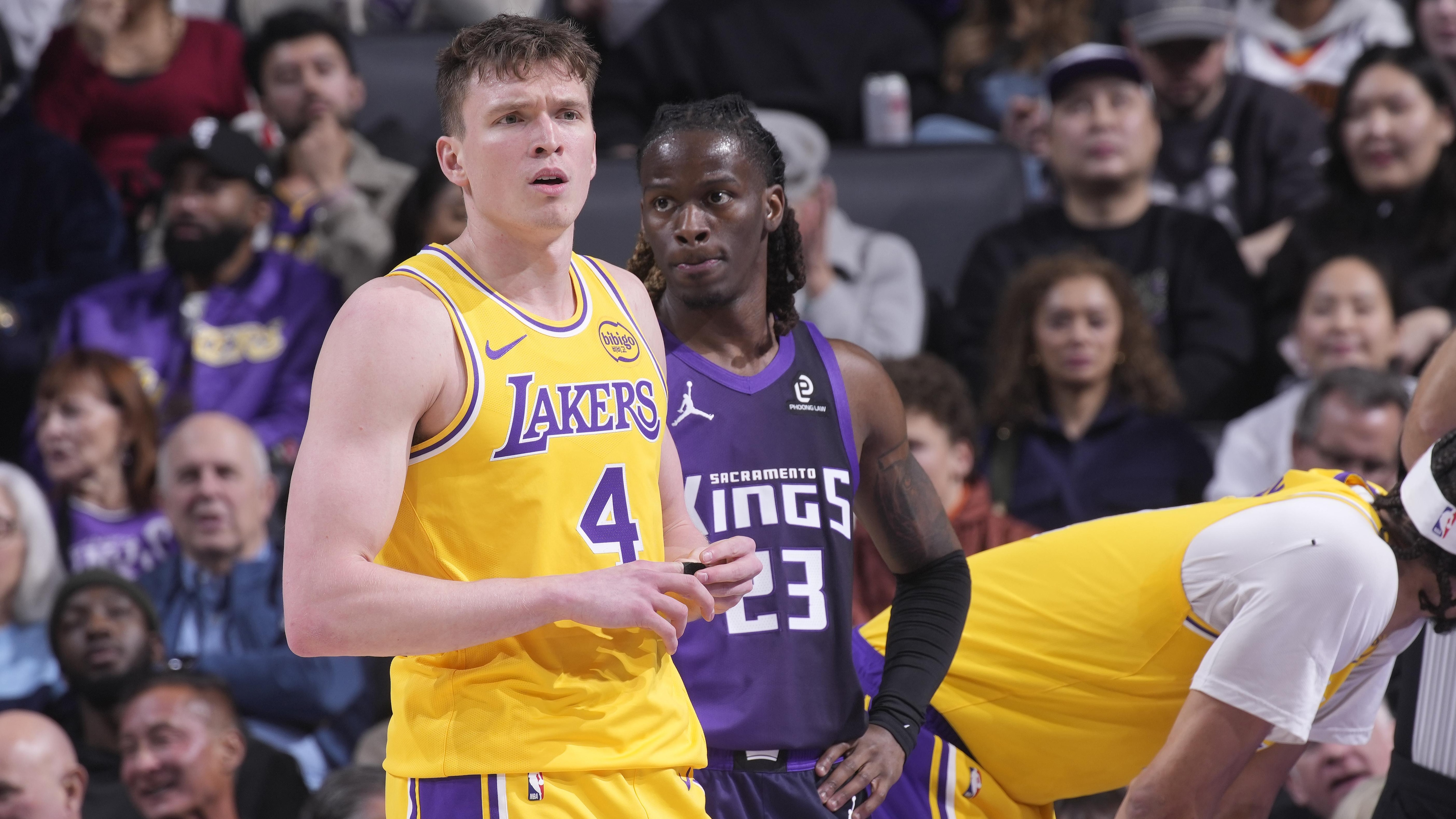 Houston Rockets v Sacramento Kings