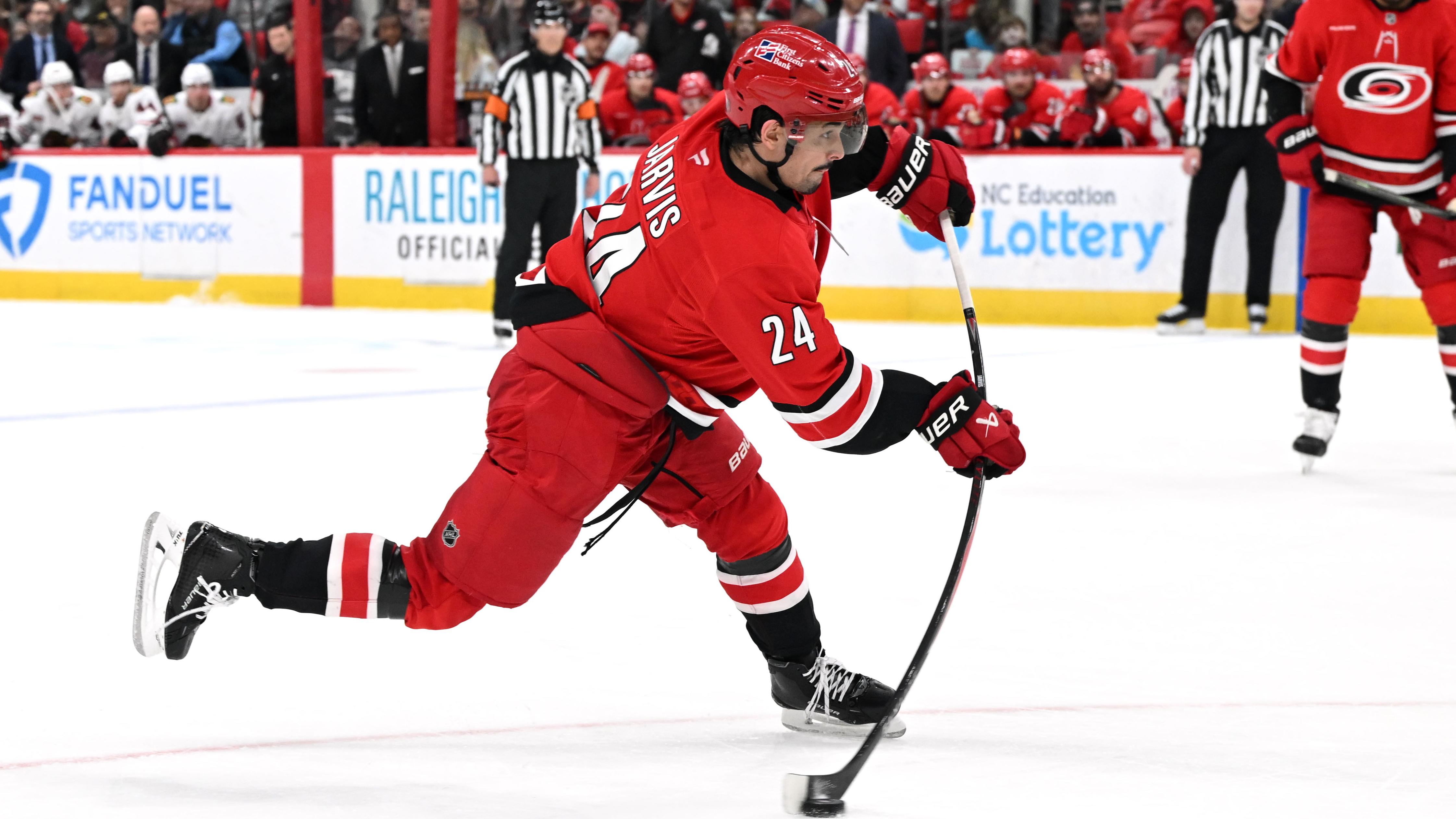 NHL: JAN 22 Blackhawks at Hurricanes
