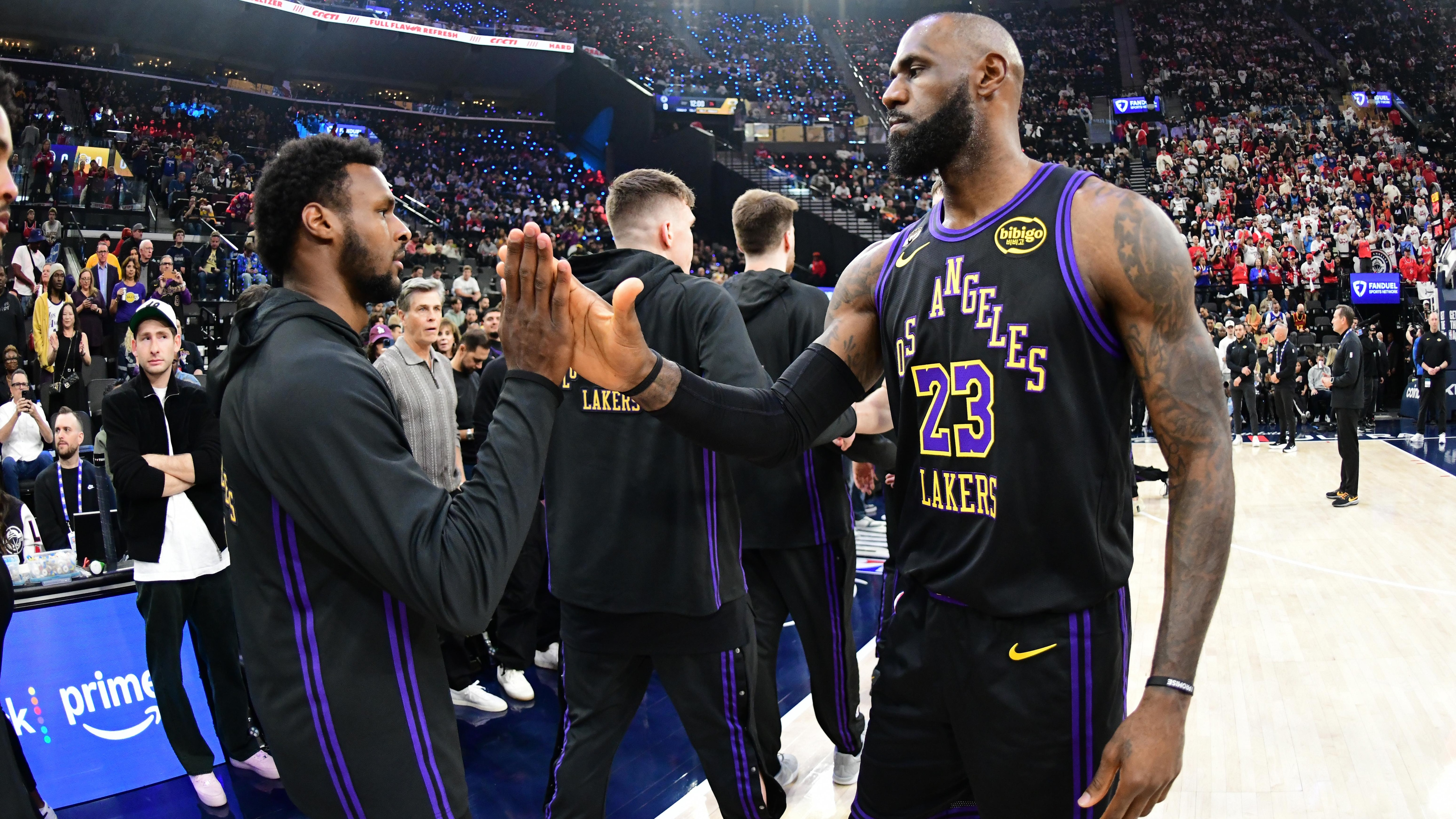 Los Angeles Lakers v Los Angeles Clippers