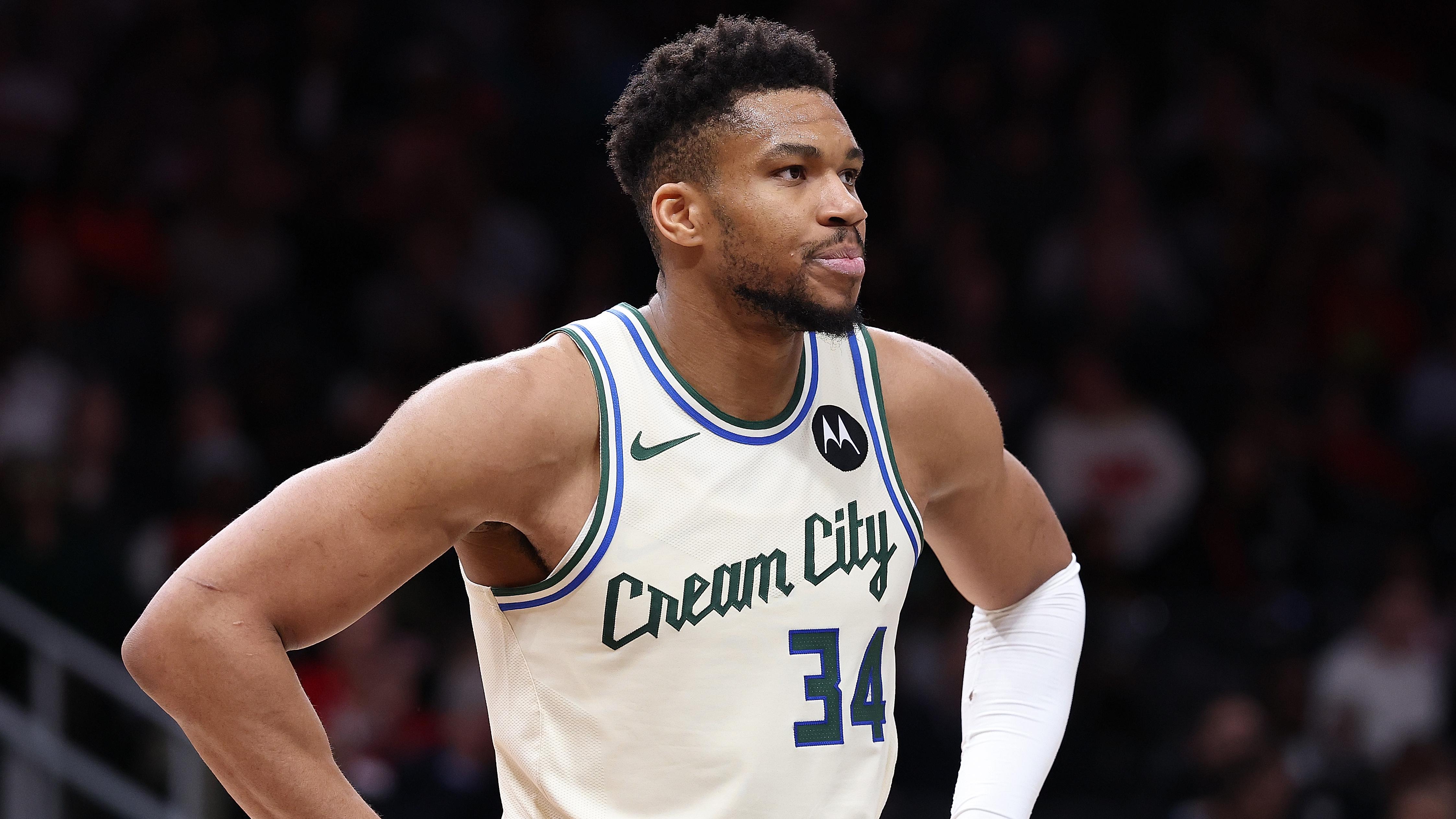 Milwaukee Bucks v Atlanta Hawks