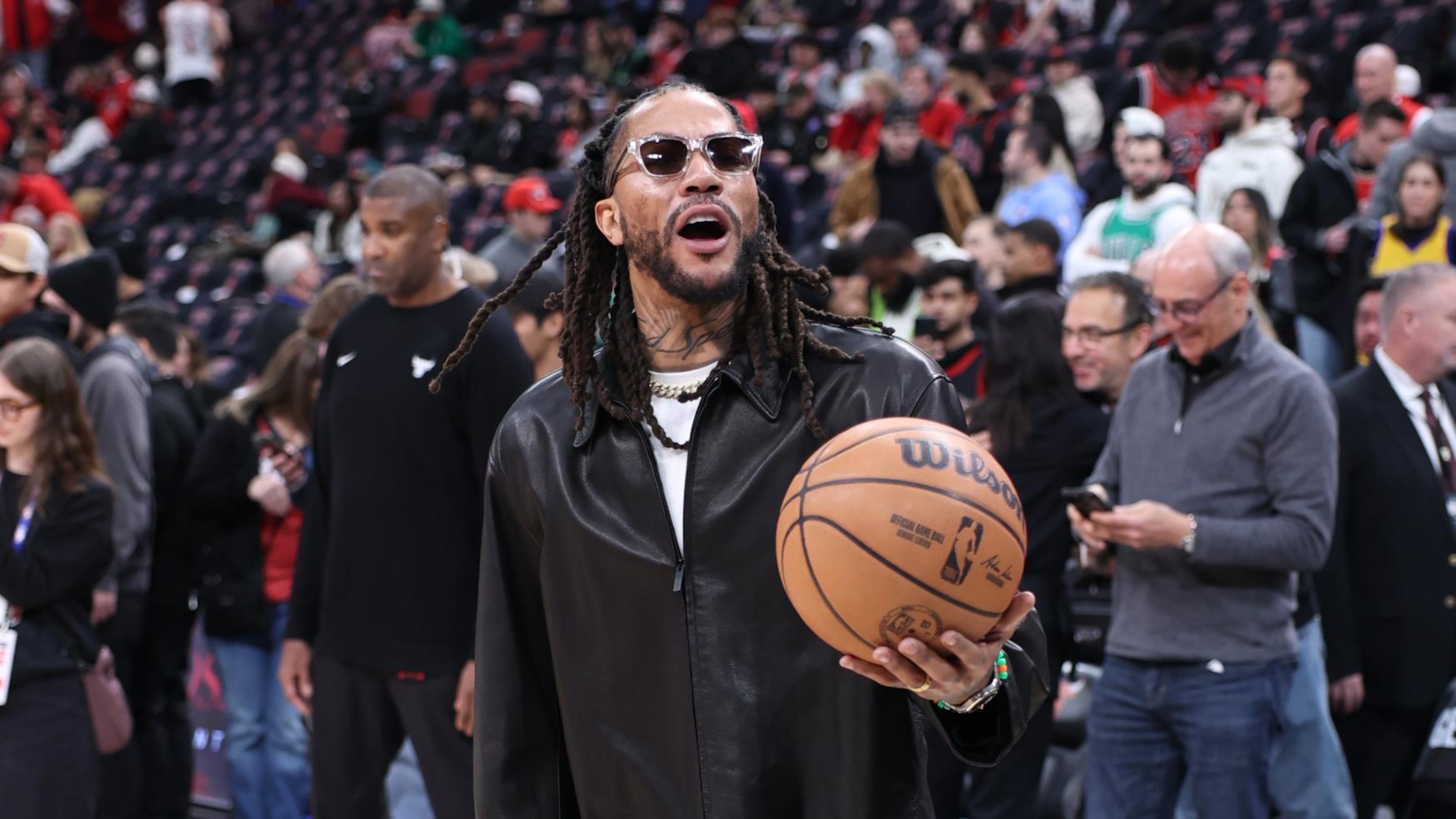 Derrick Rose's No. 1 Bulls Jersey Retired in Ceremony with Tribute Video Narrated By Scottie Pippen - Bleacher Report