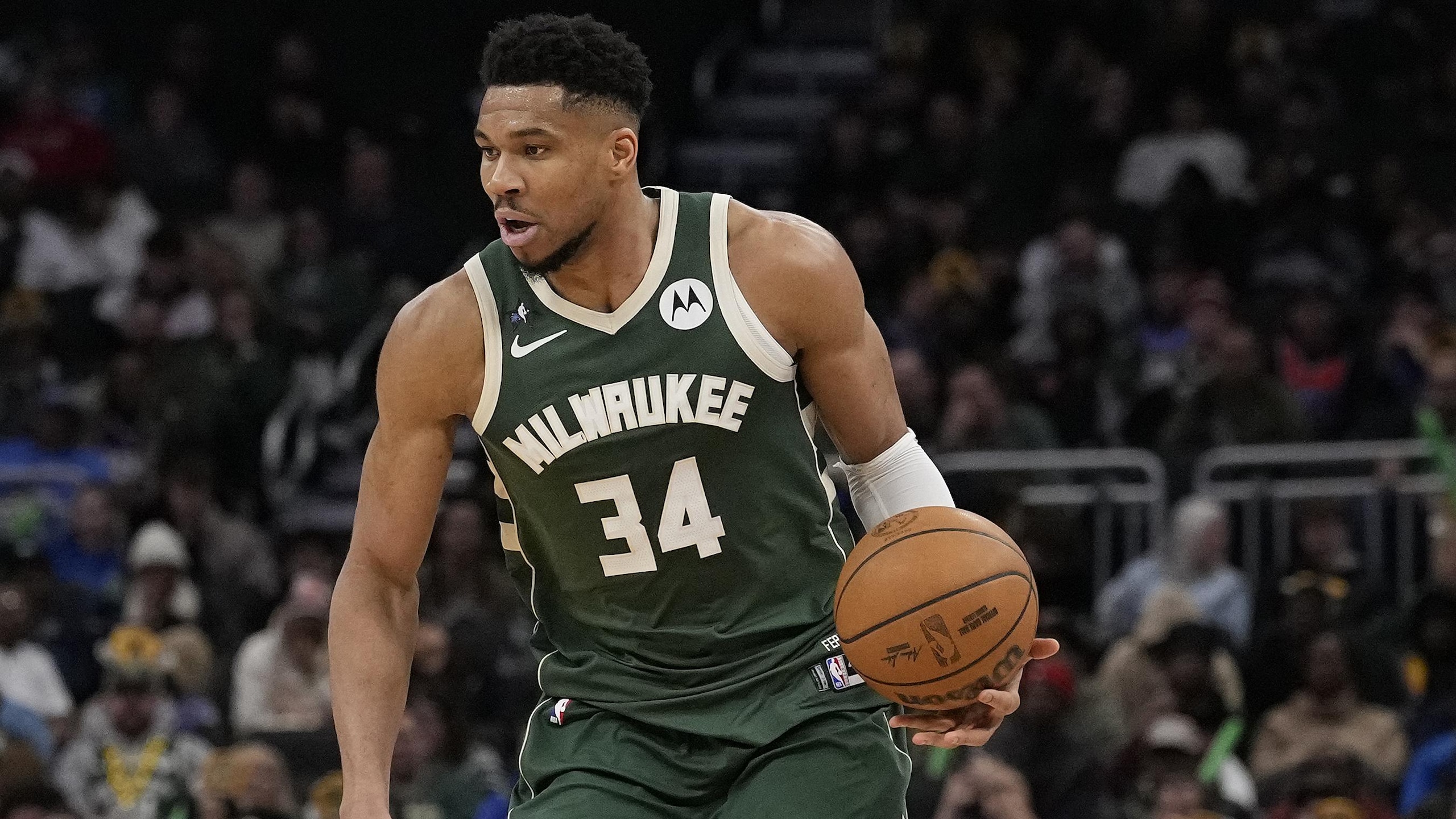 Oklahoma City Thunder v Milwaukee Bucks