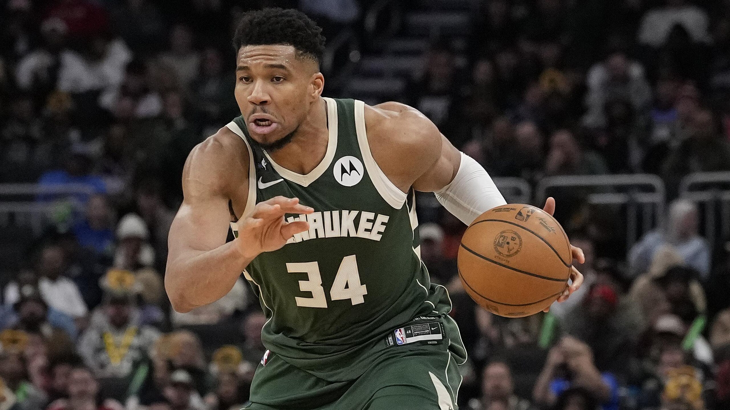 Oklahoma City Thunder v Milwaukee Bucks
