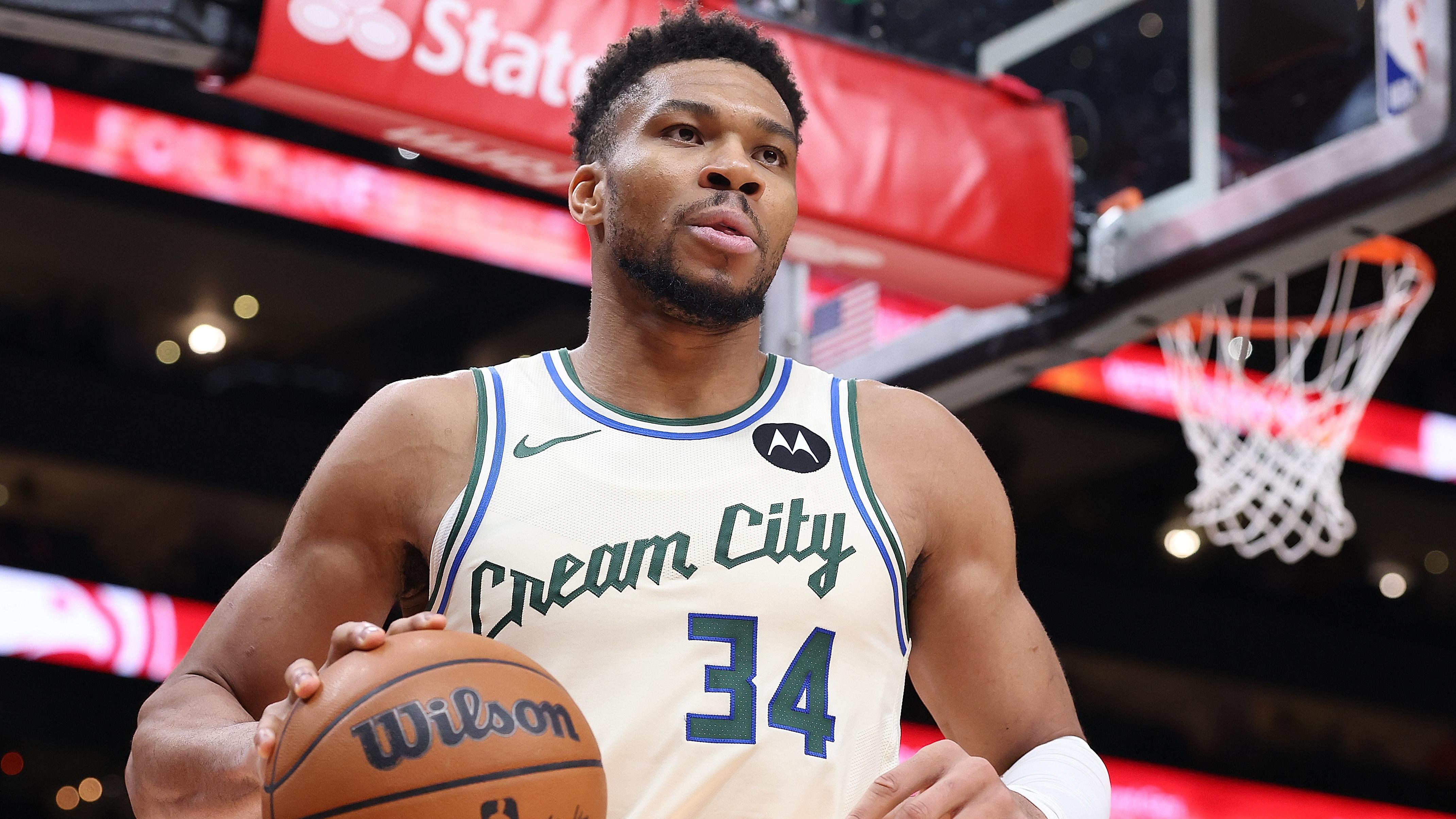 Milwaukee Bucks v Atlanta Hawks