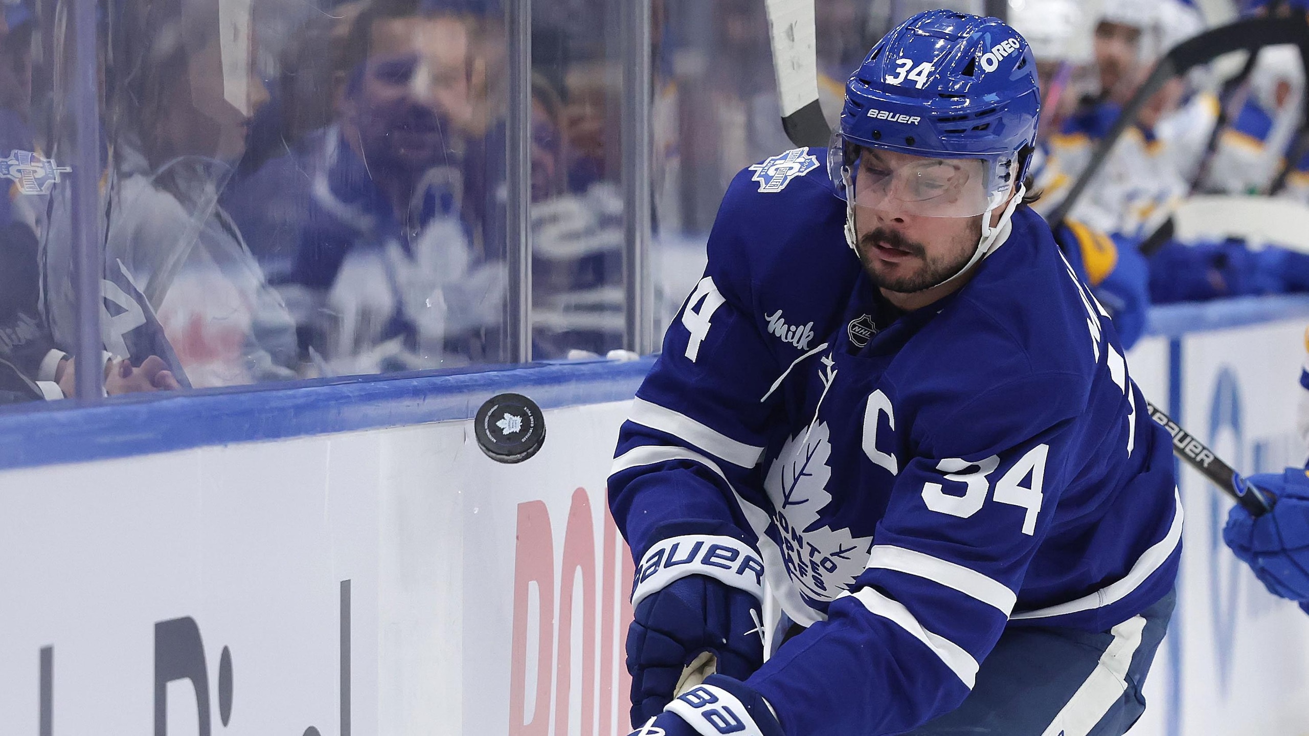 Toronto Maple Leafs play the Buffalo Sabres