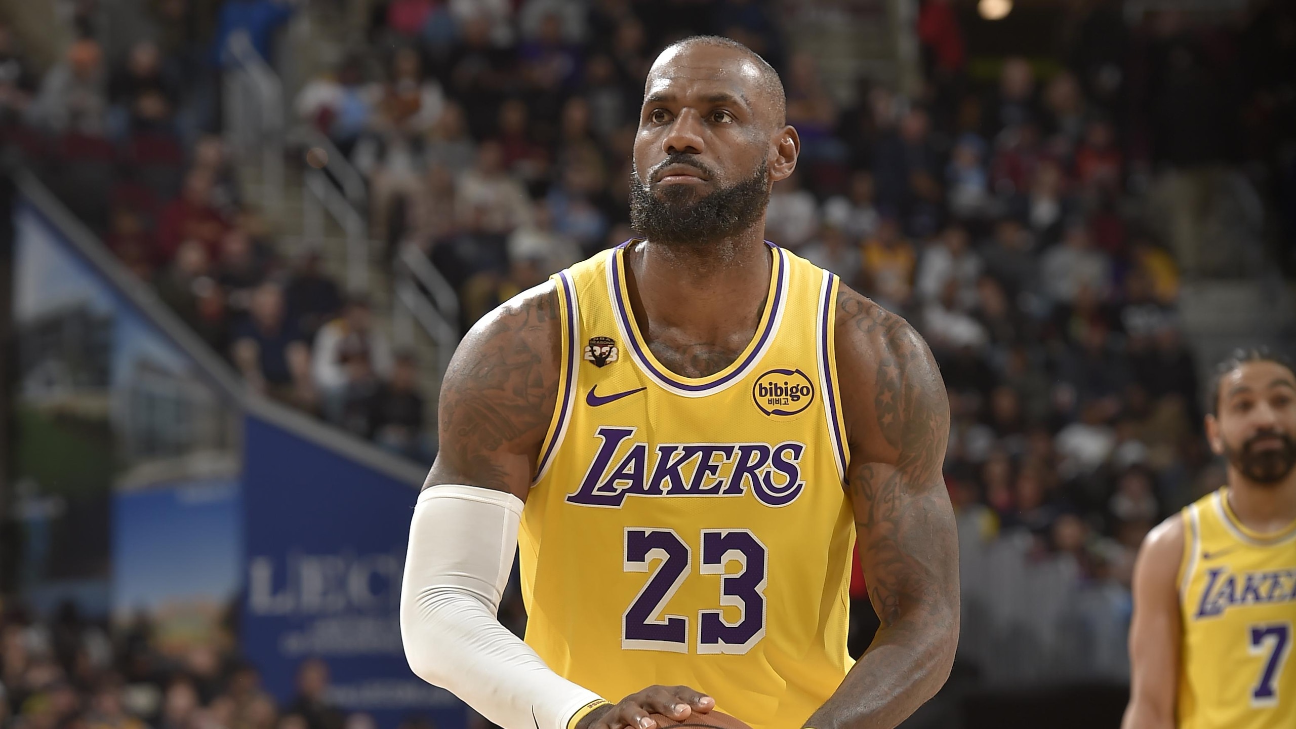 Los Angeles Lakers v Cleveland Cavaliers Los Angeles Lakers v Cleveland Cavaliers