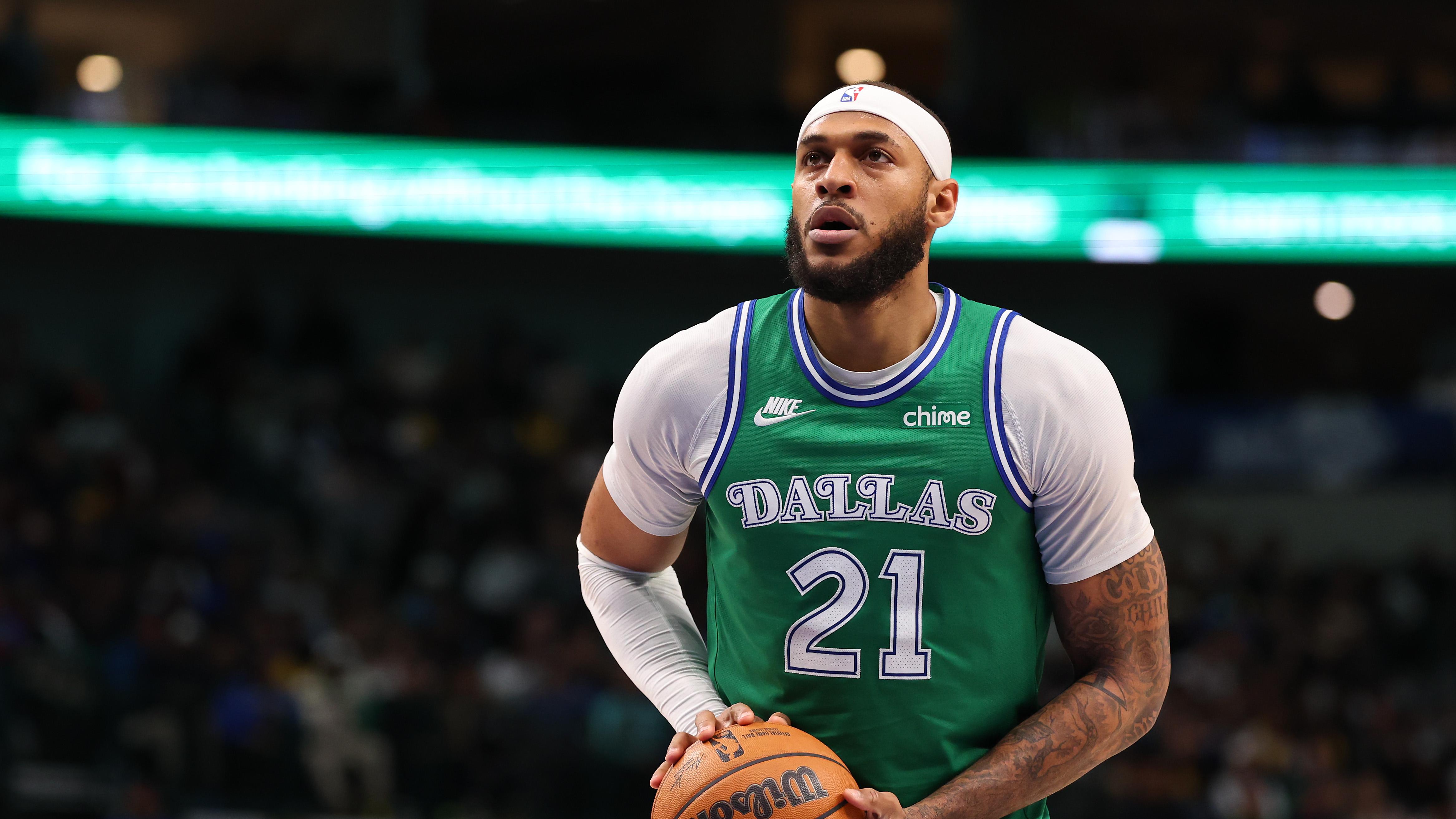 Los Angeles Lakers v Dallas Mavericks