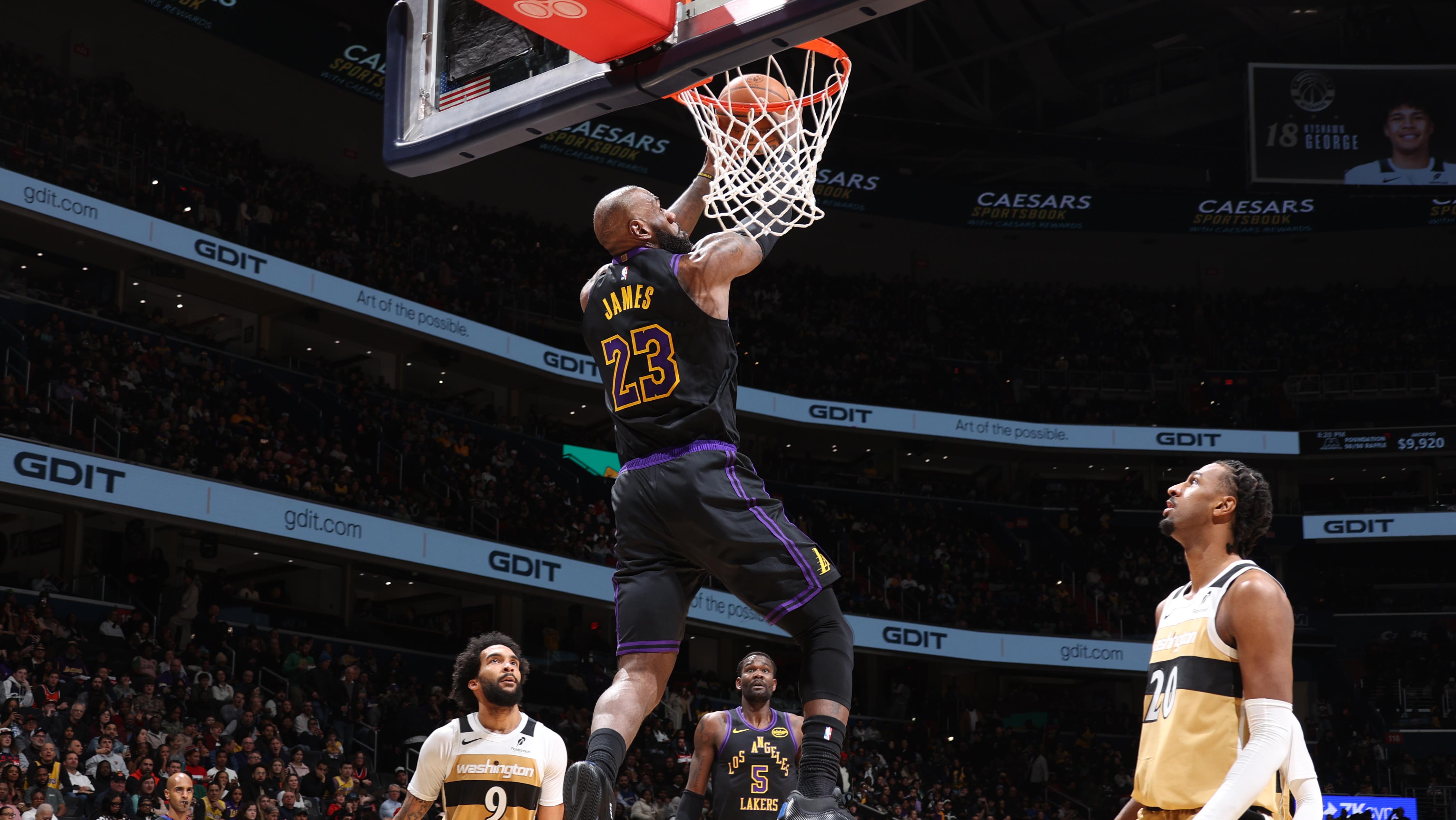 lebron lakers dunk