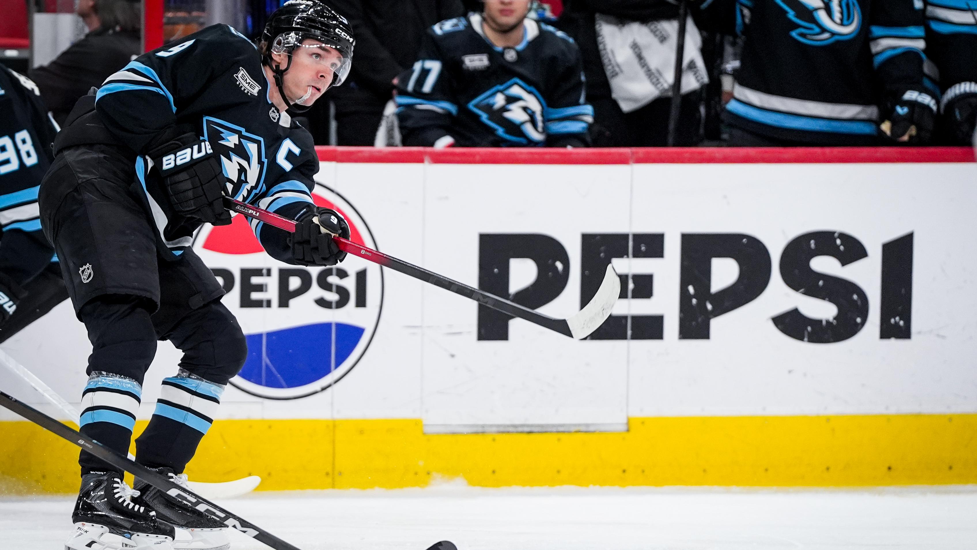 Utah Mammoth v Carolina Hurricanes