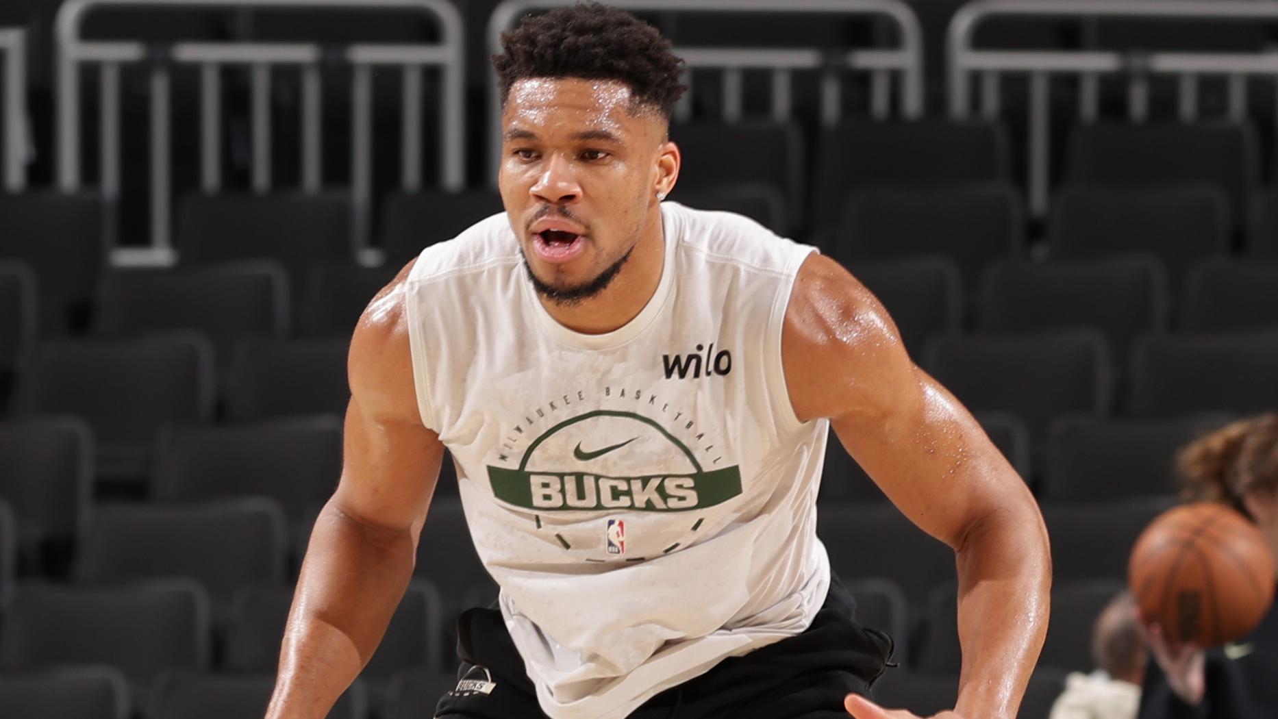 Chicago Bulls v Milwaukee Bucks