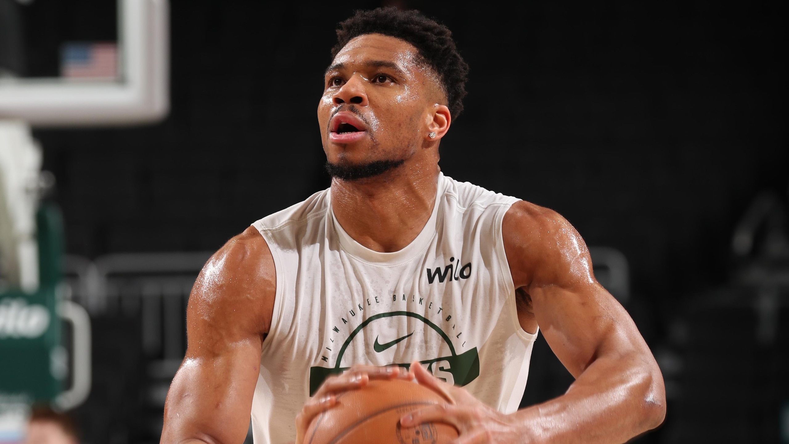 Chicago Bulls v Milwaukee Bucks