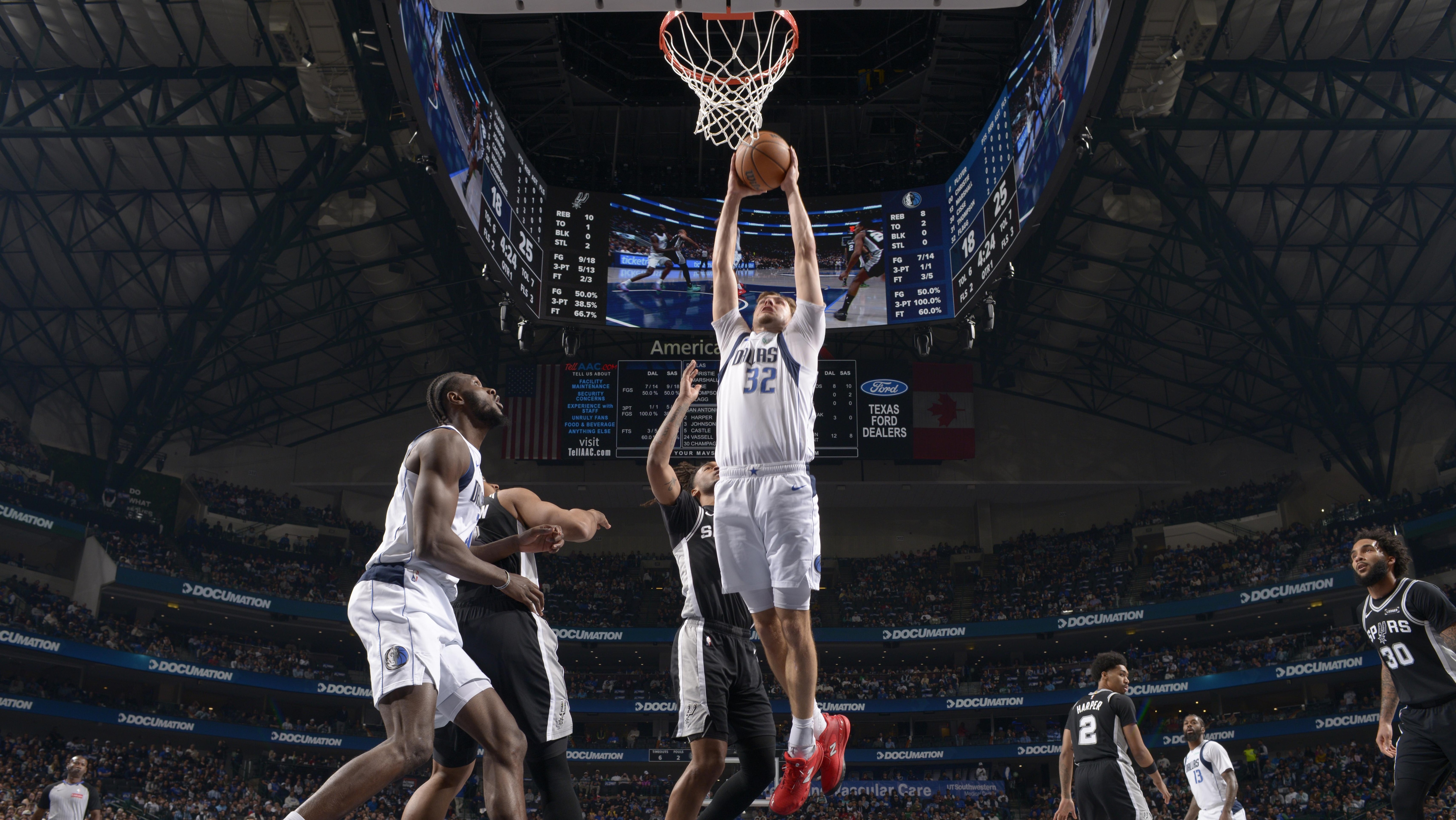 San Antonio Spurs v Dallas Mavericks