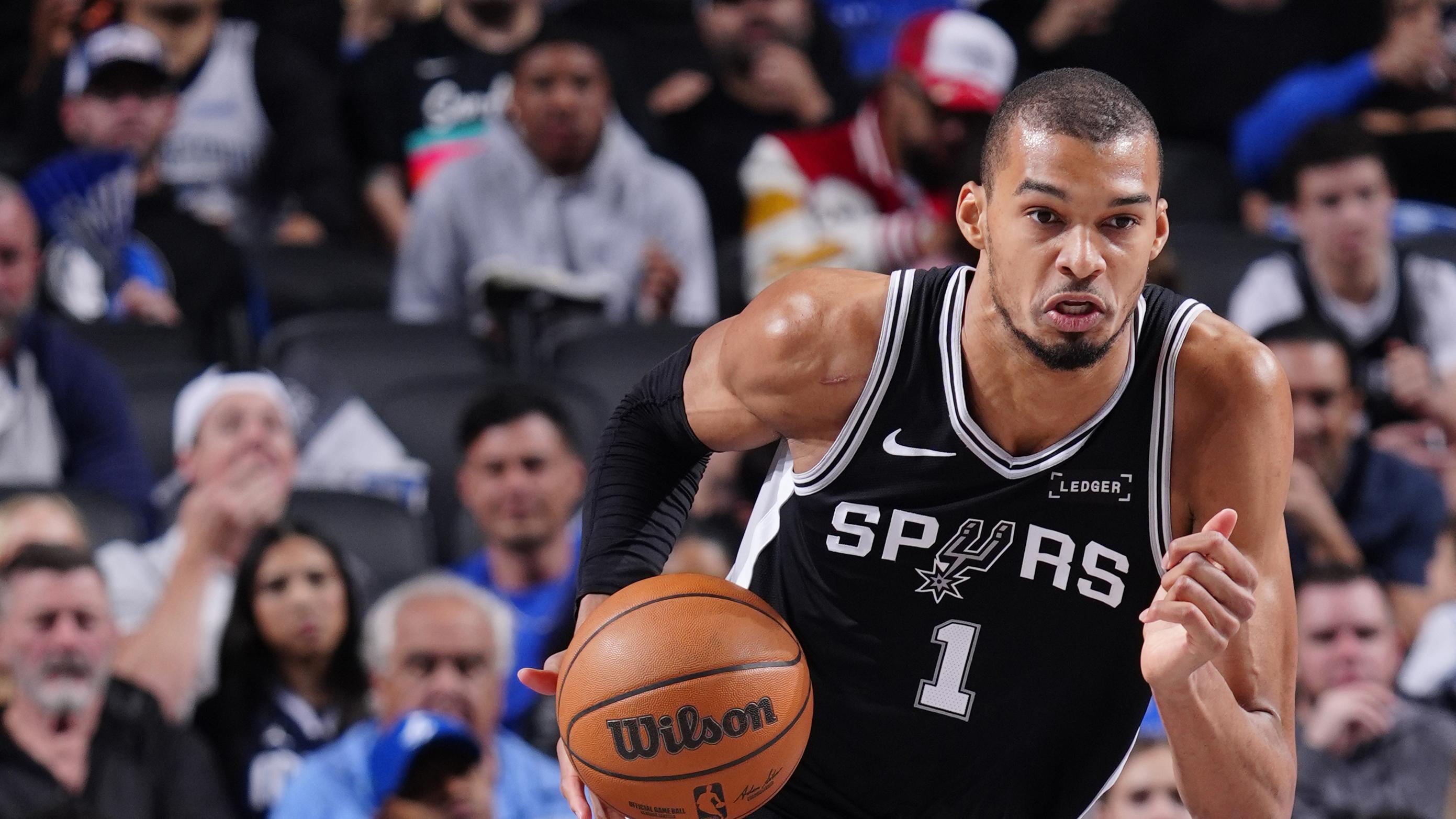 San Antonio Spurs v Dallas Mavericks San Antonio Spurs v Dallas Mavericks