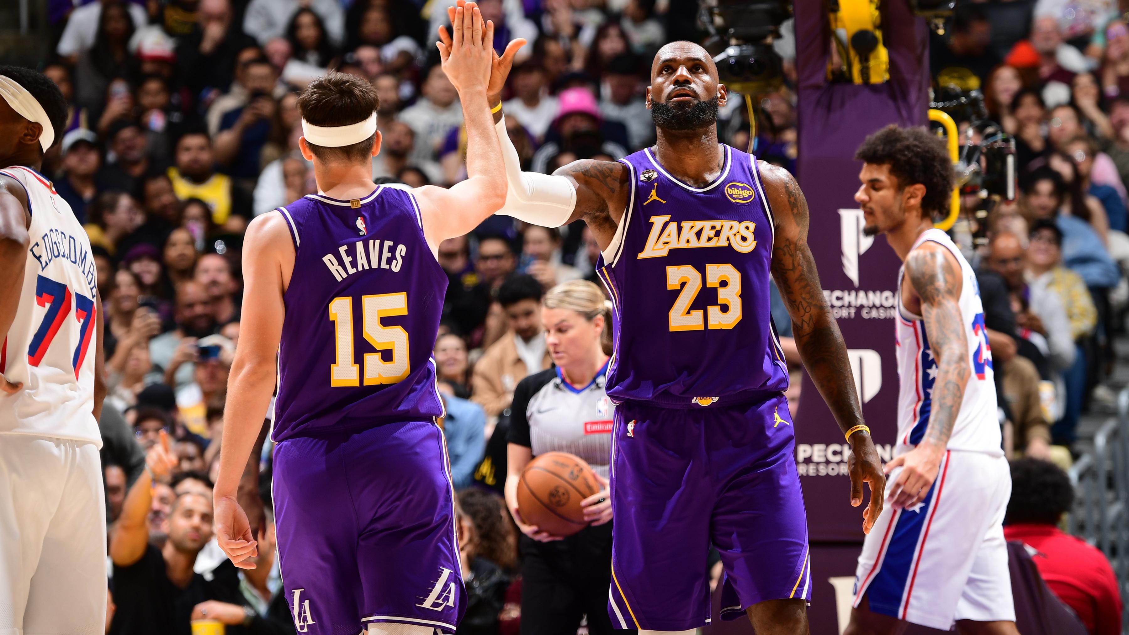 Philadelphia 76ers v Los Angeles Lakers