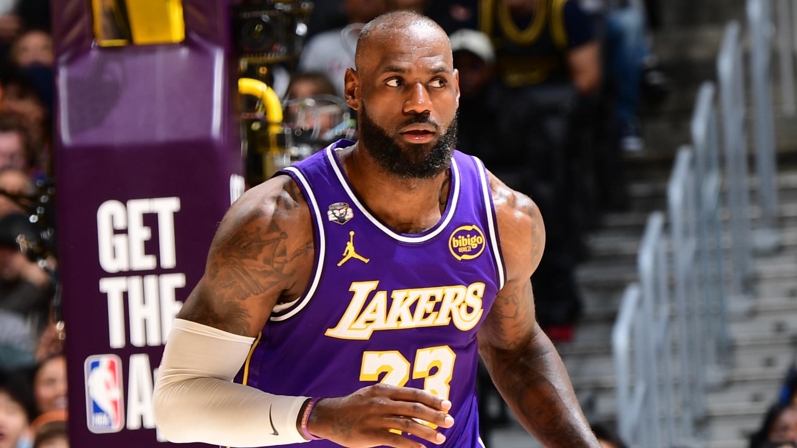 Oklahoma City Thunder v Los Angeles Lakers