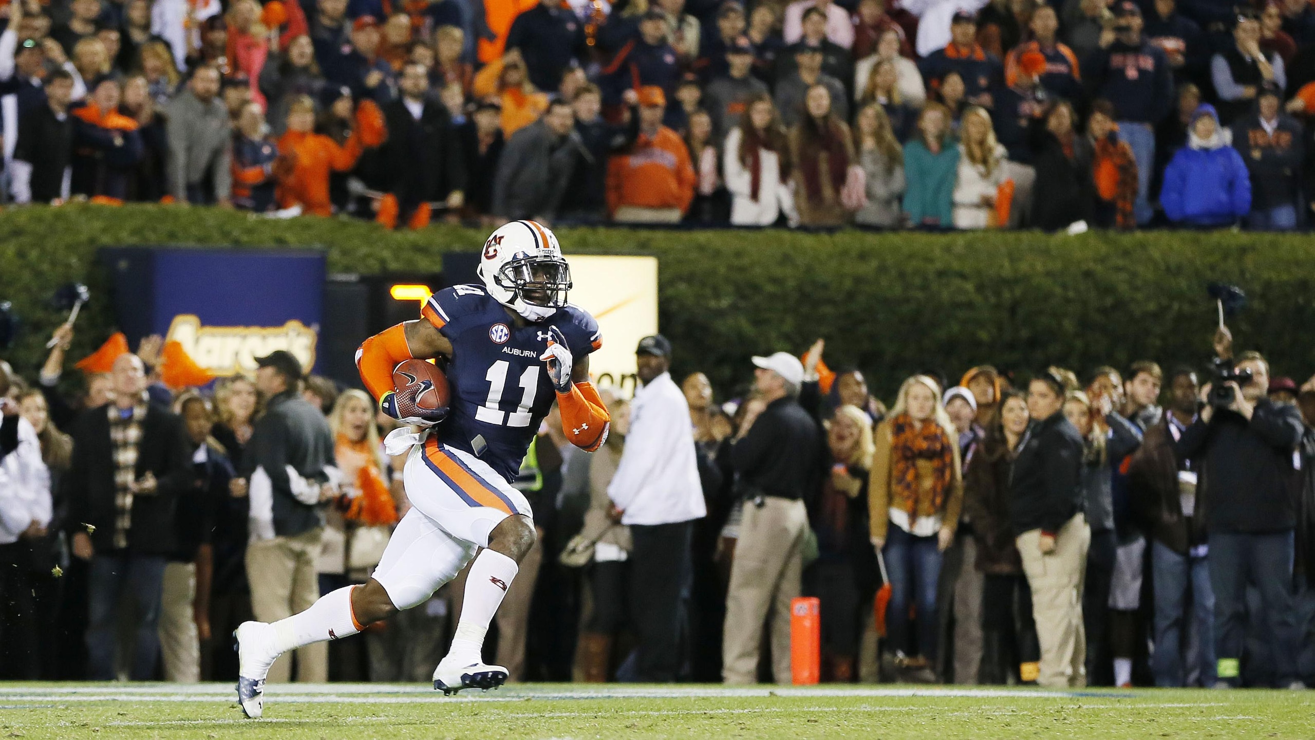 Alabama v Auburn