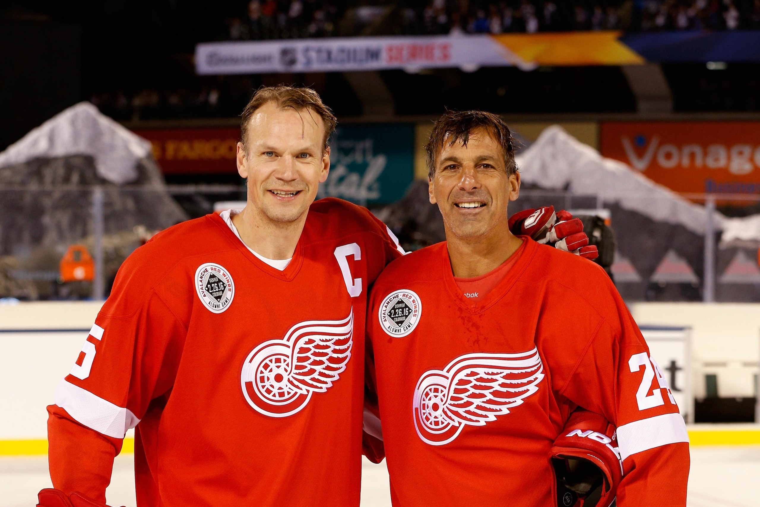 2016 Coors Light Stadium Series - Alumni Game