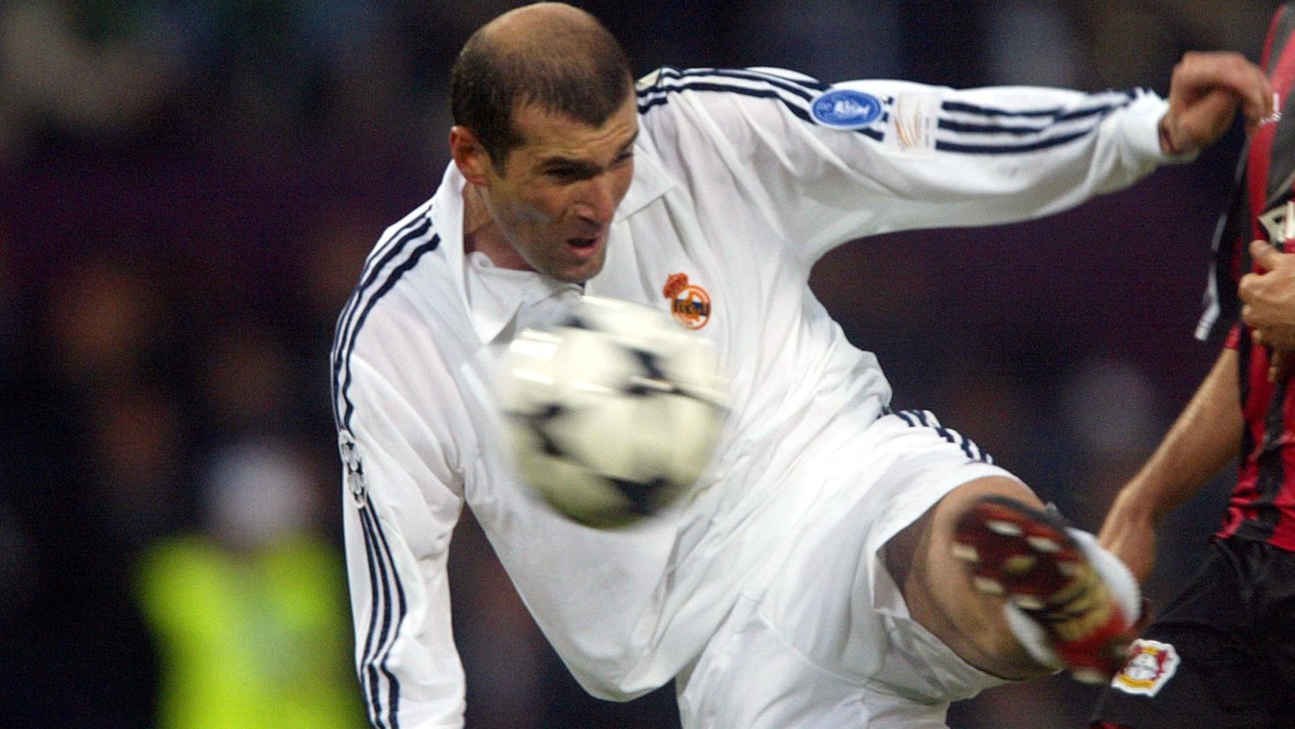 Real Madrid's Zinedine Zidane shoots to score the Real Madrid's Zinedine Zidane shoots to score the