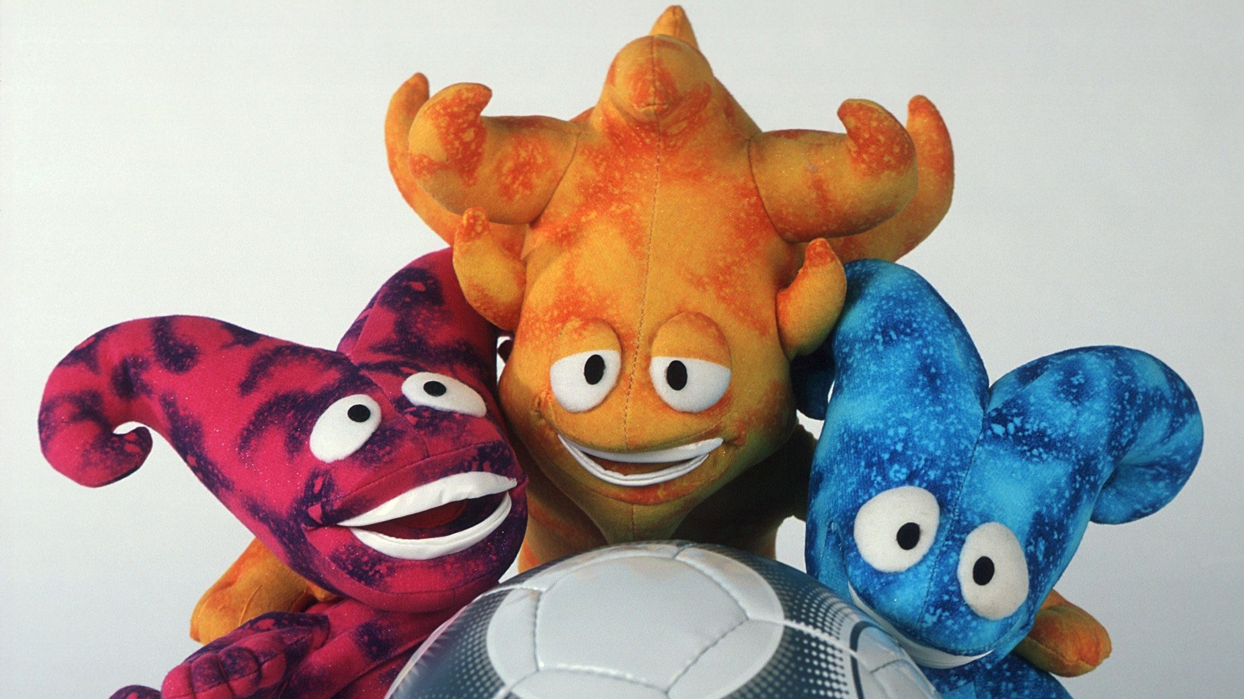 MASKOTTCHEN: VORSCHAU FUSSBALL WM 2002