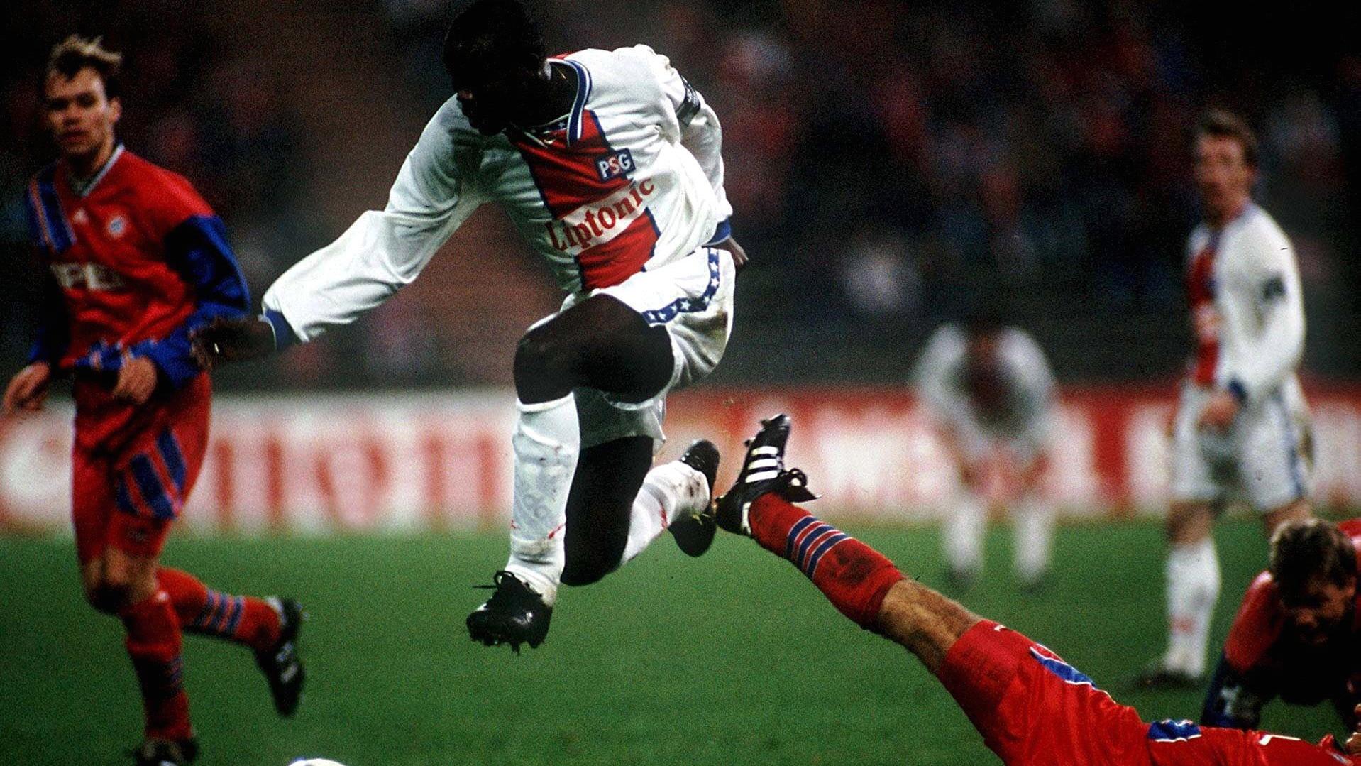 FUSSBALL: CHAMPIONS LEAGUE 94/95 23.11.94