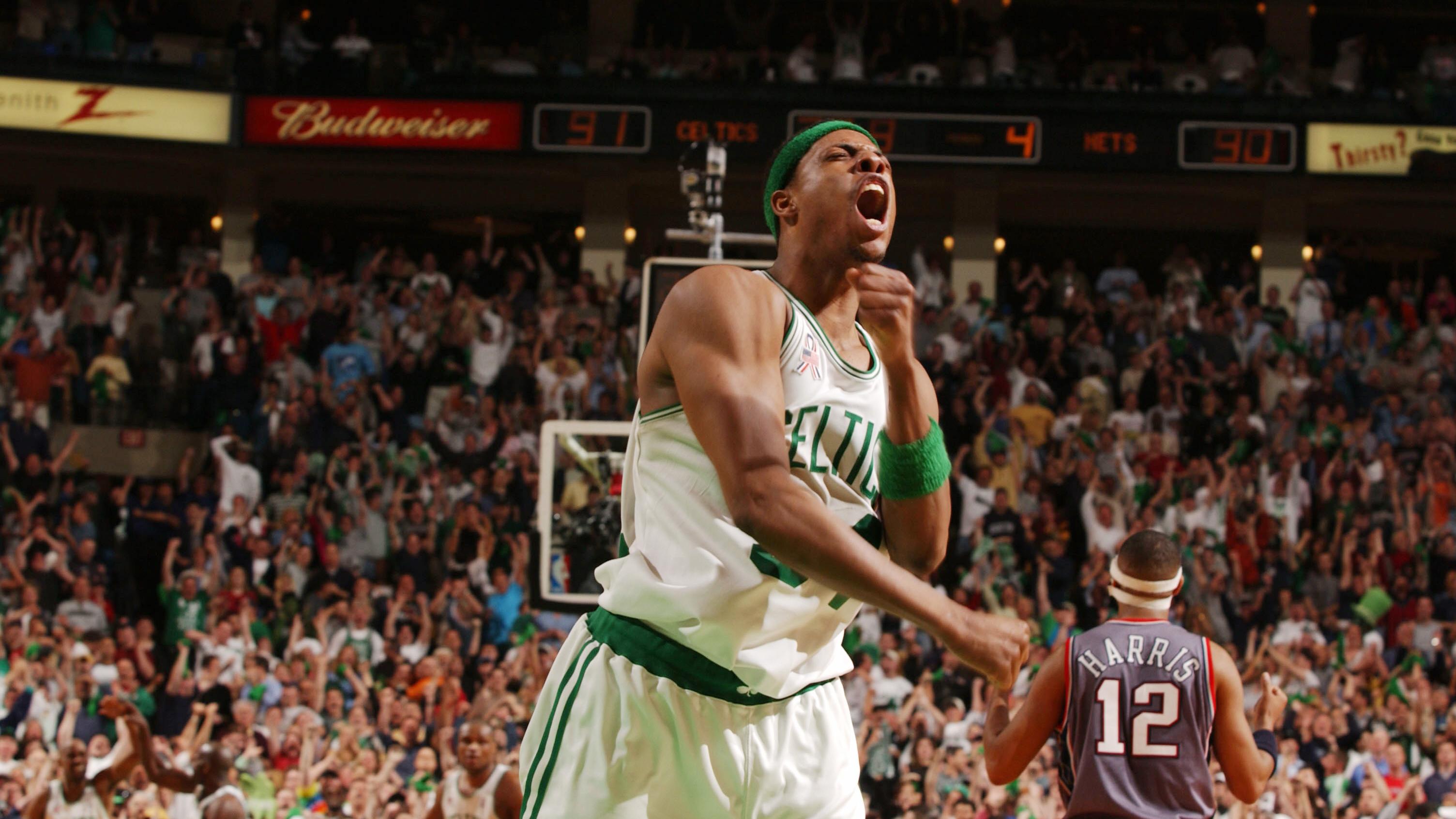 Eric Williams #55 of the Boston Celtics