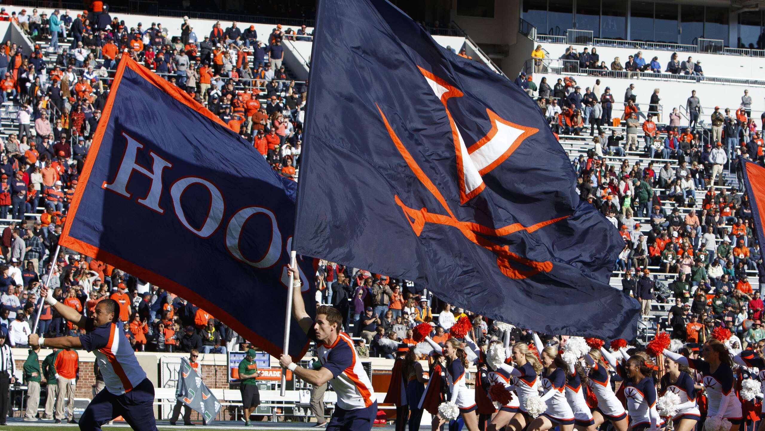 NCAA FOOTBALL: NOV 12 Miami at Virginia