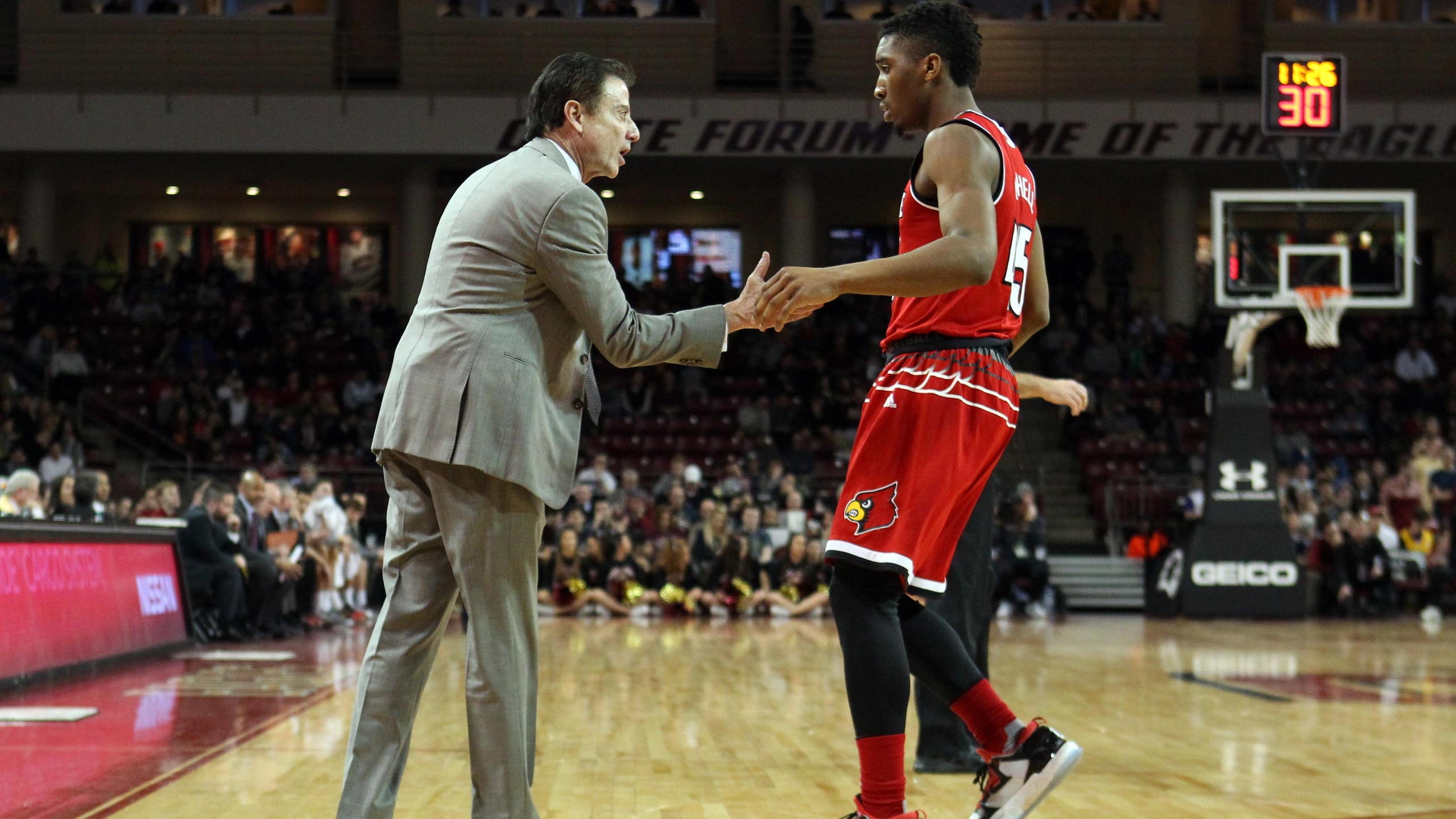 COLLEGE BASKETBALL: FEB 04 Louisville at Boston College