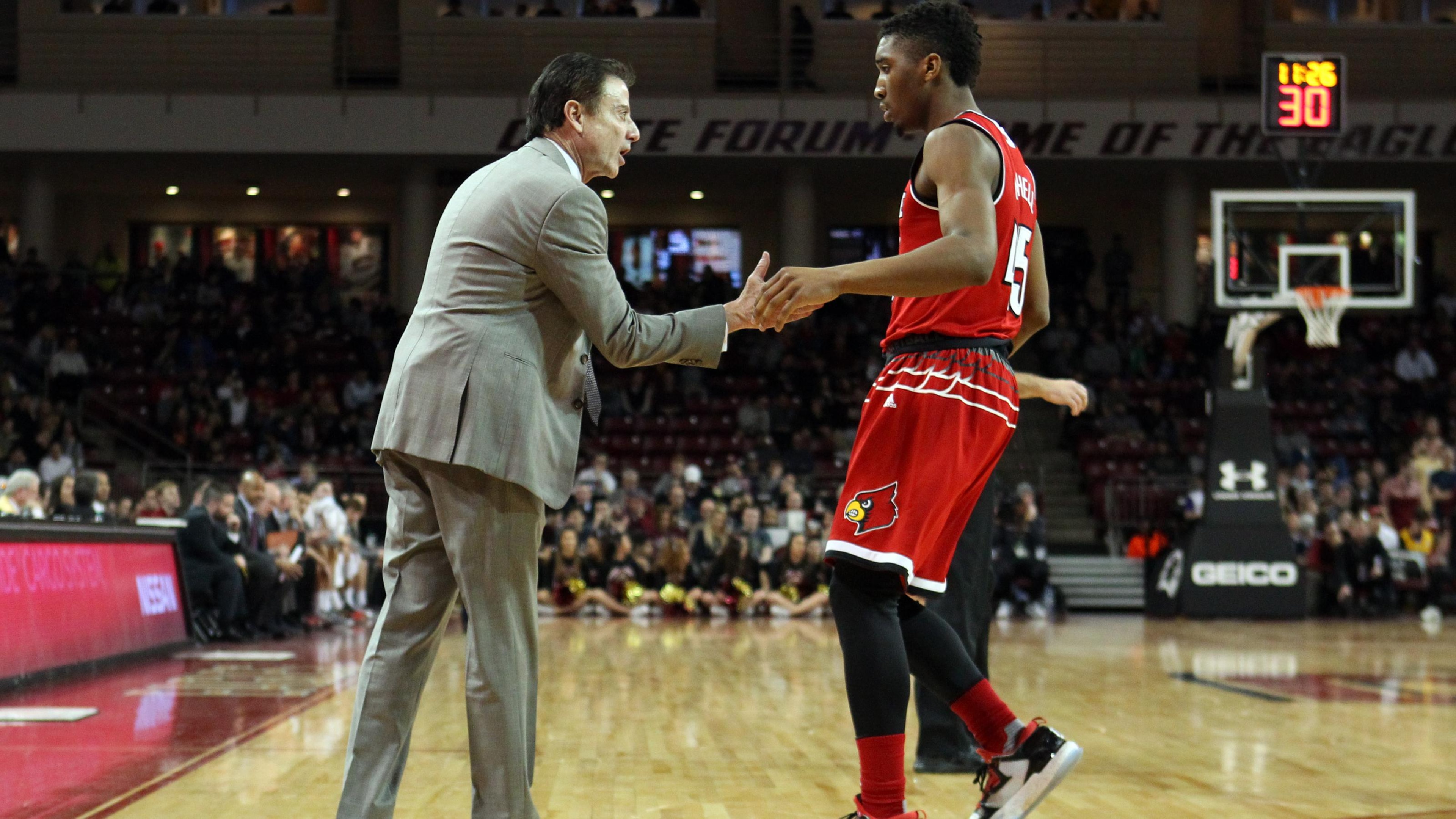 COLLEGE BASKETBALL: FEB 04 Louisville at Boston College