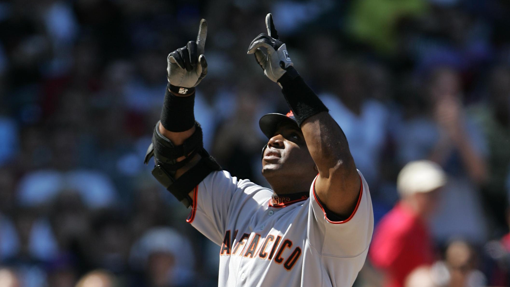 1st-Ever Barry Bonds Autographed Topps Chrome Card Revealed in Photo
