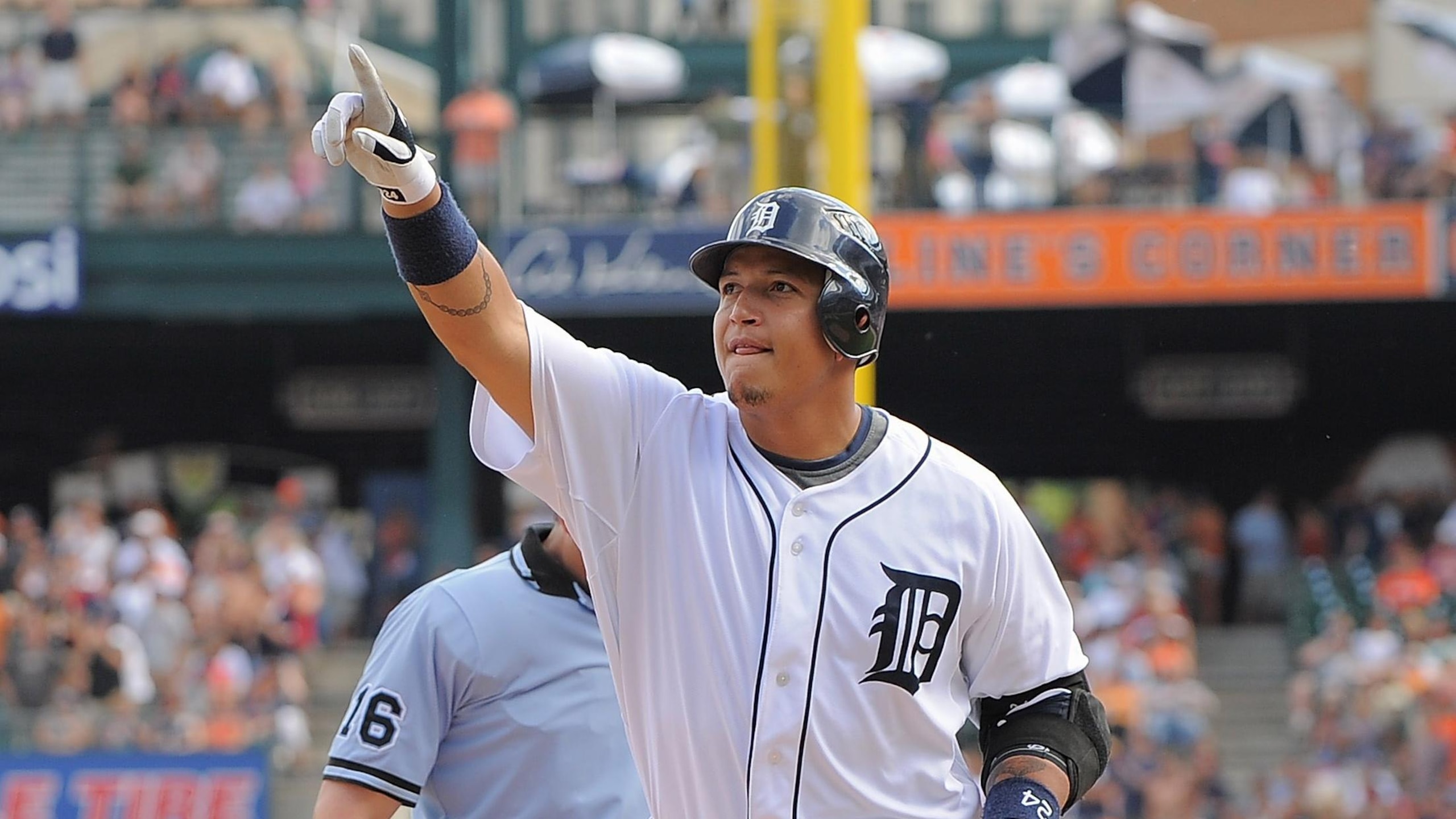 Milwaukee Brewers v Detroit Tigers